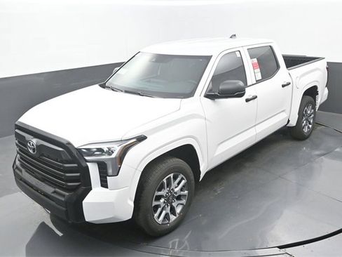 New 2026 Toyota Tundra SR image 29