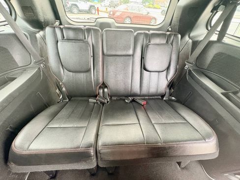 Used 2018 Dodge Grand Caravan GT FWD image 19