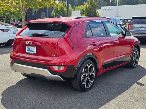 Used 2023 Kia Niro EX Touring FWD image 5