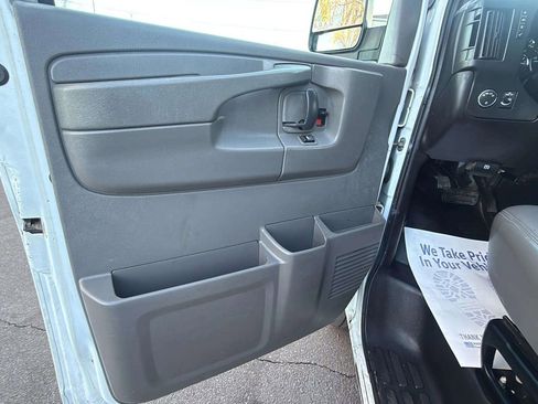 Used 2014 Chevrolet Express 2500 image 11