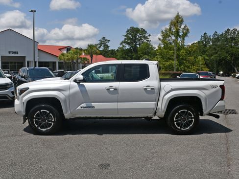 Certified 2024 Toyota Tacoma TRD Sport AWD/4WD image 2
