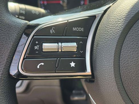 Used 2023 Kia Forte LXS image 18