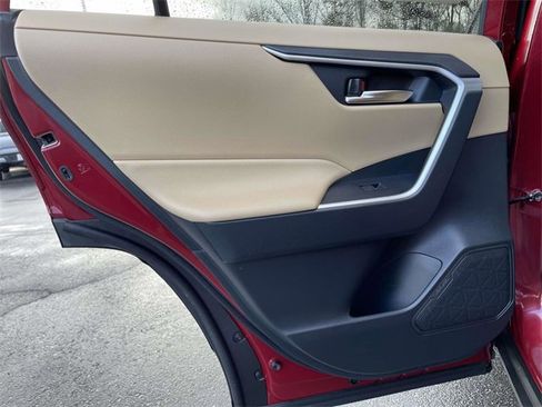 Used 2023 Toyota RAV4 XLE Premium image 16