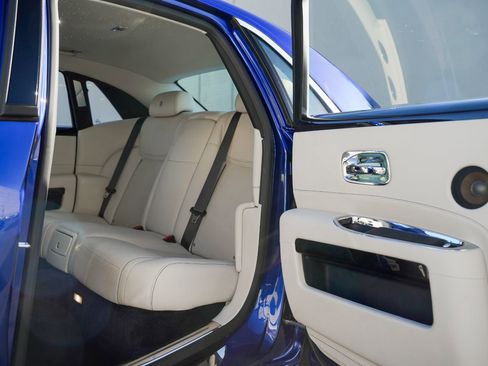 Used 2016 Rolls-Royce Ghost image 6