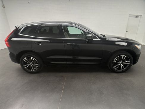 Used 2018 Volvo XC60 T5 Momentum w/ Convenience Package image 10