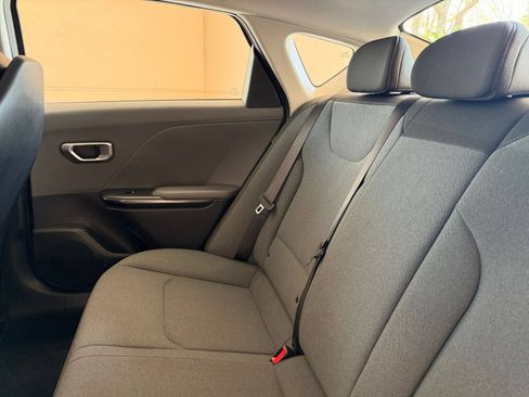 Used 2025 Kia K4 FWD image 35