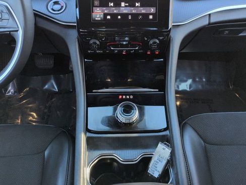 Used 2024 Jeep Grand Cherokee L Laredo image 19