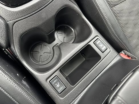 Used 2022 Nissan Rogue Sport SV w/ Technology Package image 36