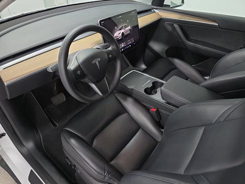 Used 2023 Tesla Model Y Long Range AWD/4WD image 4