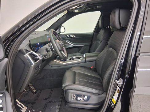 Certified 2024 BMW X7 M60i w/ Executive Package image 3