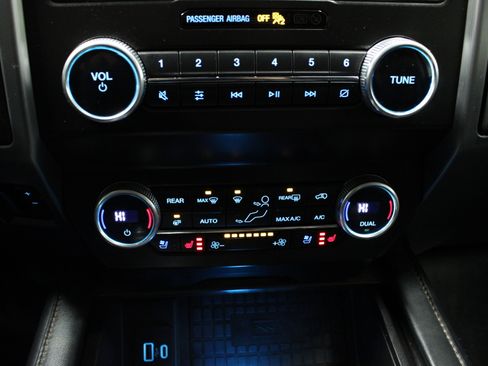 Used 2021 Ford Expedition Max Platinum image 27