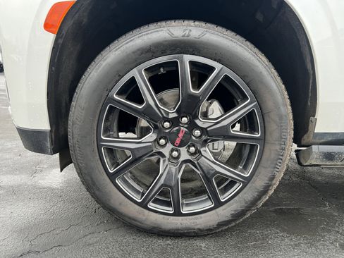 Used 2024 GMC Yukon Denali image 11