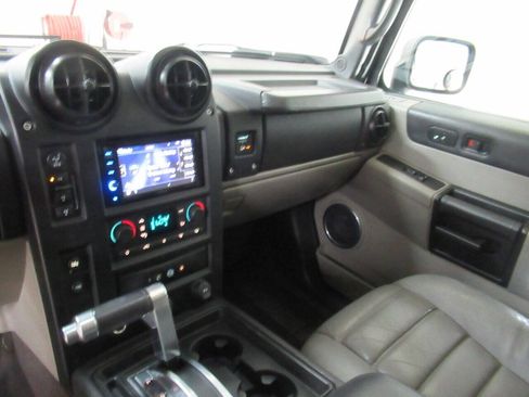 Used 2006 HUMMER H2 image 11