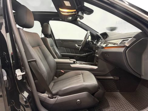 Used 2016 Mercedes-Benz E 400 4MATIC Sedan image 13