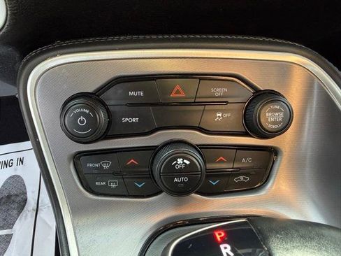 Used 2019 Dodge Challenger SXT image 44