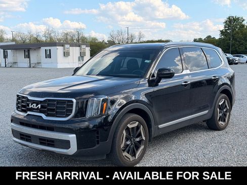 Used 2025 Kia Telluride S image 3