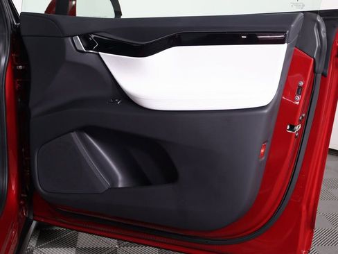 Used 2020 Tesla Model X Long Range image 14