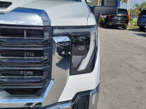 New 2025 GMC Sierra 3500 Pro AWD/4WD image 7