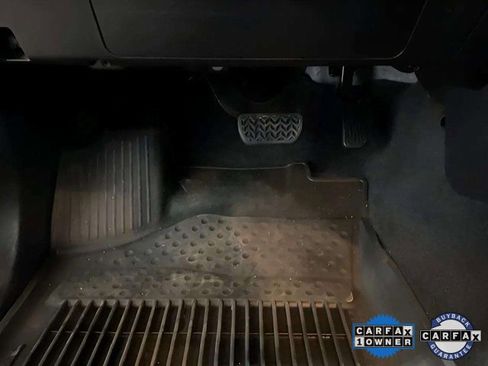 Used 2022 Toyota Tacoma SR image 32