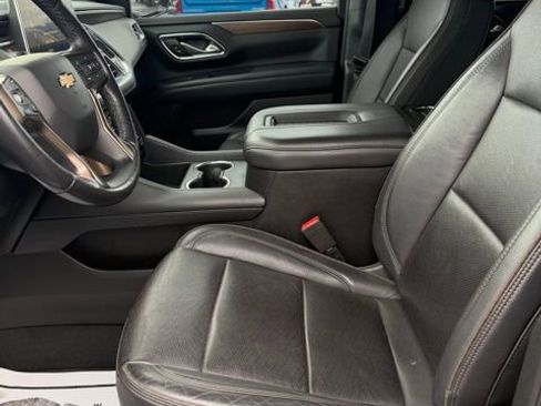 Used 2022 Chevrolet Suburban High Country image 15