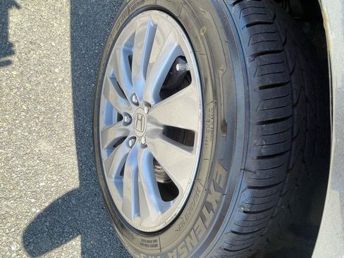 Used 2011 Honda Accord EX image 18