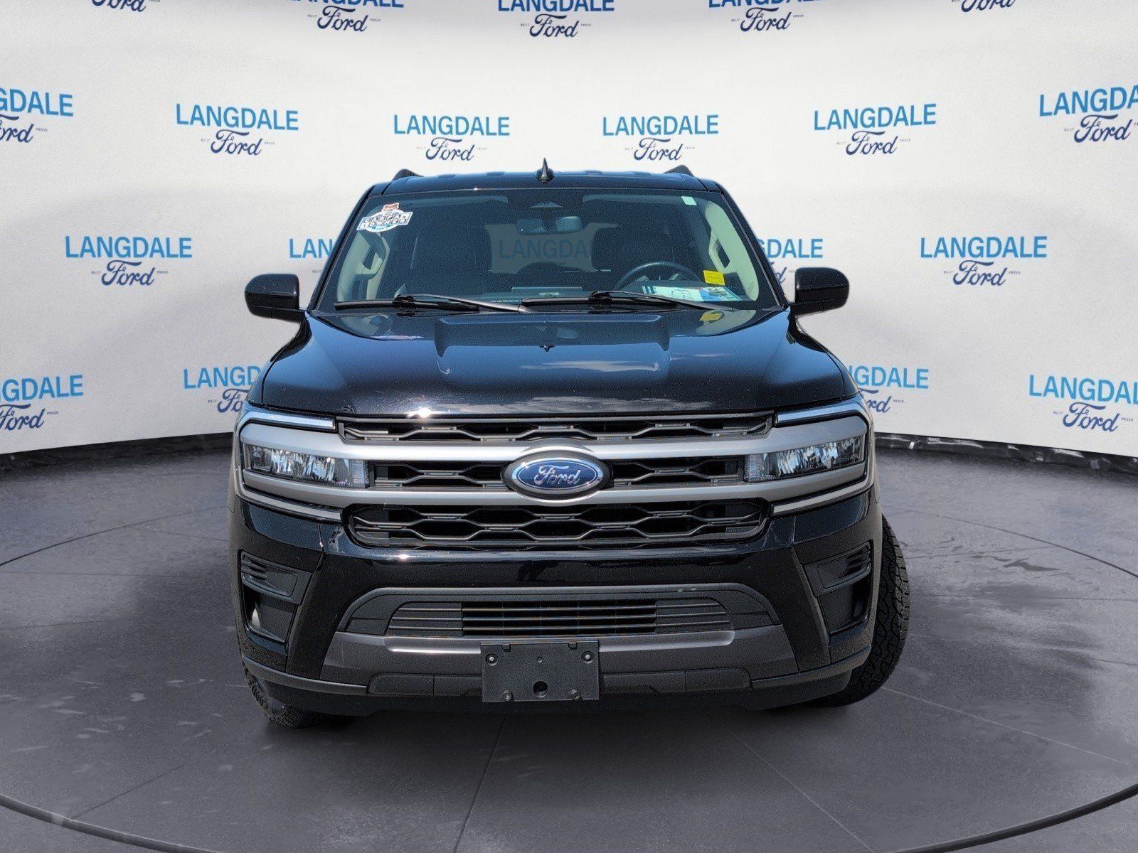 Used 2024 Ford Expedition XLT RWD image 12