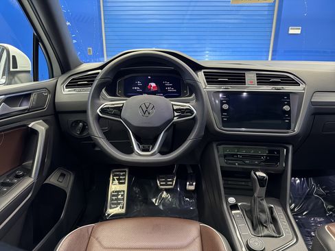 Used 2024 Volkswagen Tiguan SEL R-Line image 29