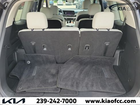 Certified 2025 Kia Telluride EX w/ EX Captain's Chair Package FWD image 10