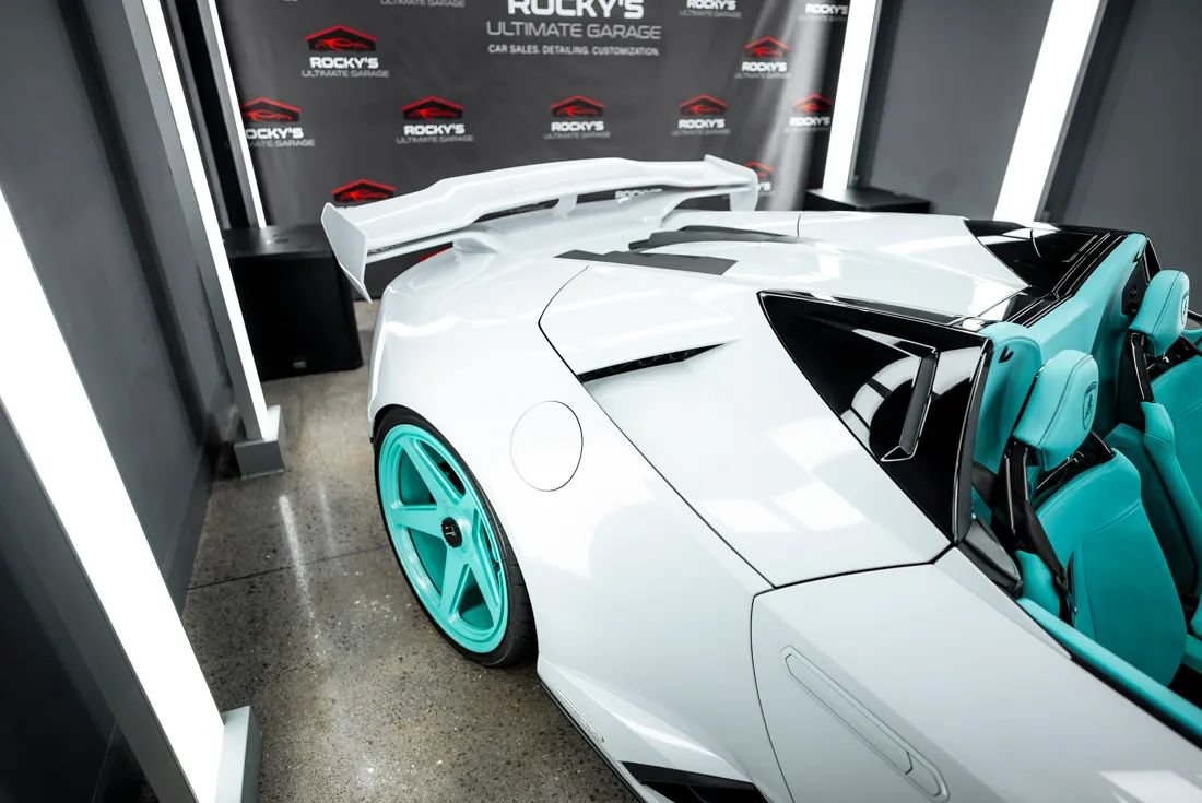 Used 2022 Lamborghini Huracan EVO RWD image 5