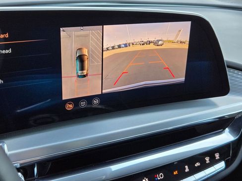 Certified 2025 Cadillac Lyriq Luxury w/ LPO, Floor Liner Package image 20