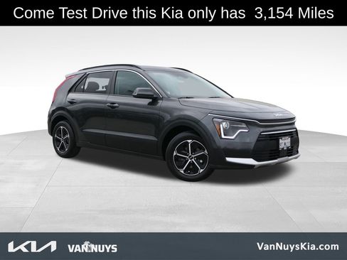 Used 2025 Kia Niro EX image 1