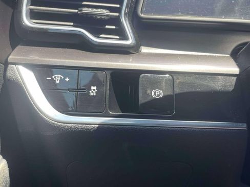 Used 2023 Kia Sportage EX AWD/4WD image 19