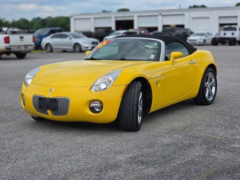 Used 2007 Pontiac Solstice Convertible w/ Premium Package RWD image 3