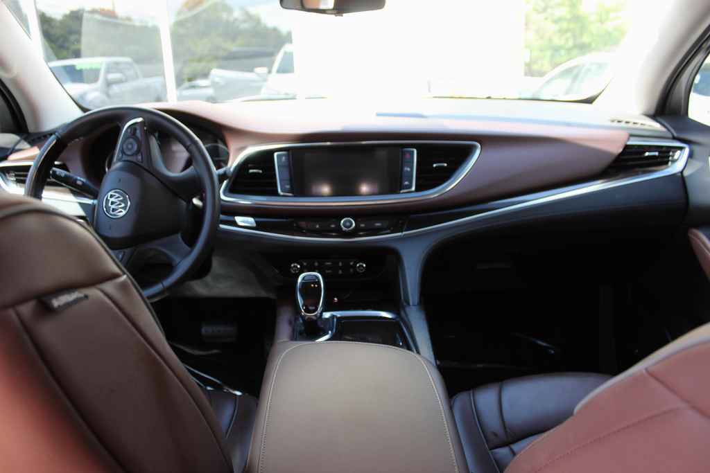 Used 2018 Buick Enclave Avenir w/ Avenir Technology Package FWD image 28