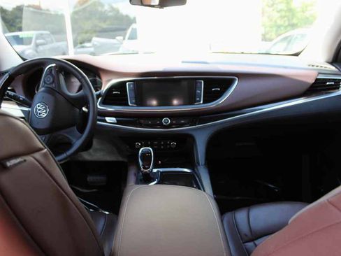 Used 2018 Buick Enclave Avenir w/ Avenir Technology Package FWD image 28