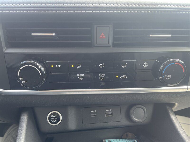 Used 2021 Nissan Rogue S FWD image 18
