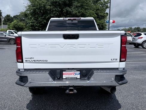 Used 2024 Chevrolet Silverado 2500 LTZ w/ LTZ Plus Package AWD/4WD image 8