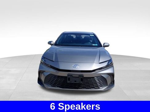 Used 2025 Toyota Camry SE FWD image 3