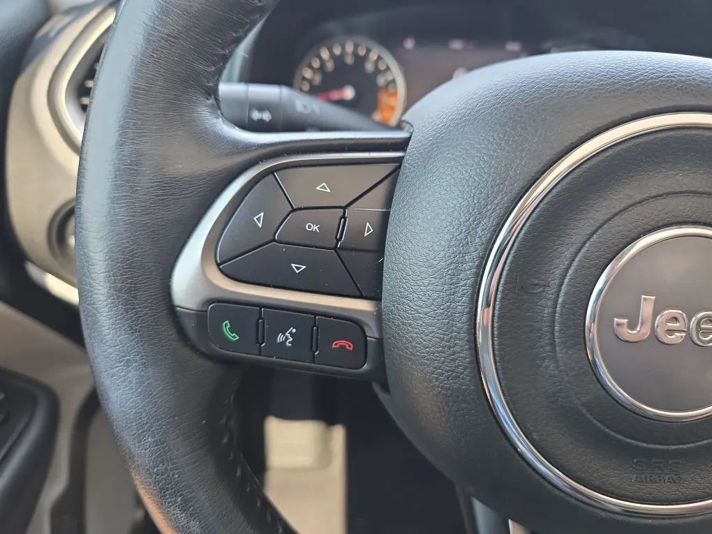 Used 2018 Jeep Renegade Limited w/ UConnect 8.4 Nav Group FWD image 20