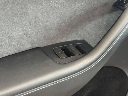Used 2023 Tesla Model Y Long Range AWD/4WD image 11