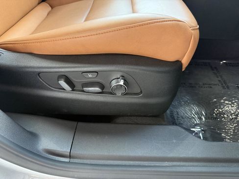 Used 2024 Cadillac XT4 Sport FWD image 34