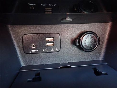 Used 2020 Subaru Forester Premium AWD/4WD image 21