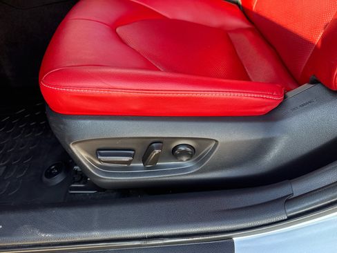 Used 2020 Toyota Camry XSE image 11