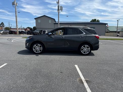 Used 2020 Chevrolet Equinox Premier AWD/4WD image 2
