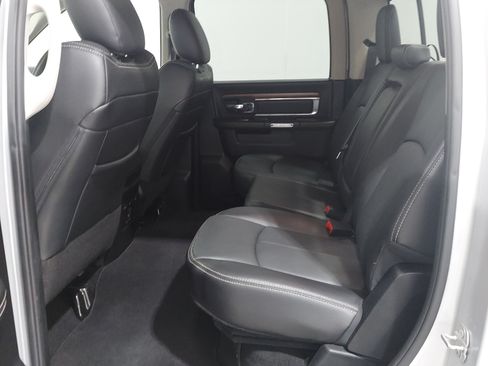 Used 2018 RAM 1500 Laramie AWD/4WD image 14