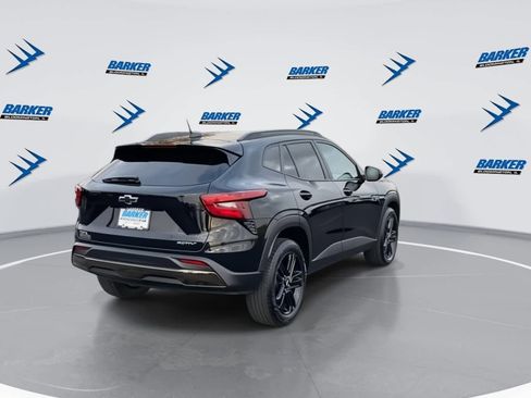 Used 2024 Chevrolet Trax ACTIV w/ Sunroof Package image 8