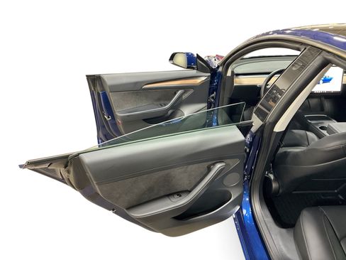 Certified 2022 Tesla Model 3 Long Range AWD/4WD image 10