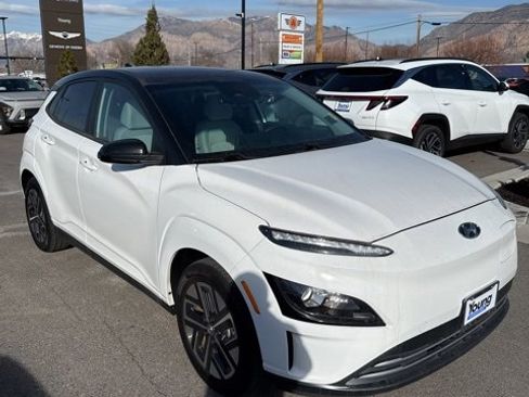 Used 2022 Hyundai Kona SEL image 3