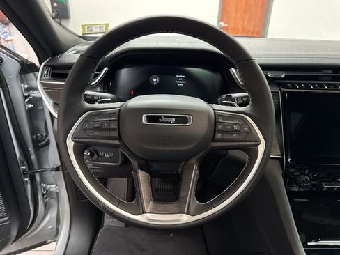 New 2025 Jeep Grand Cherokee Limited AWD/4WD image 27