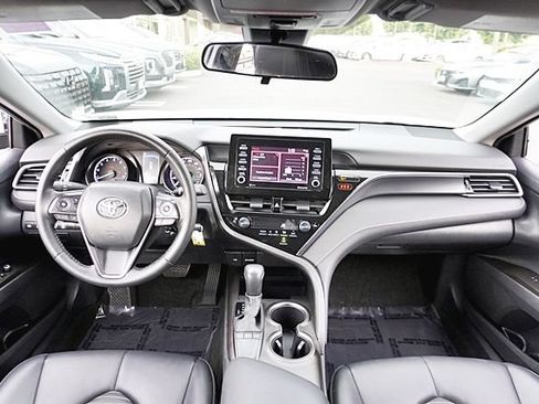 Used 2023 Toyota Camry SE FWD image 17